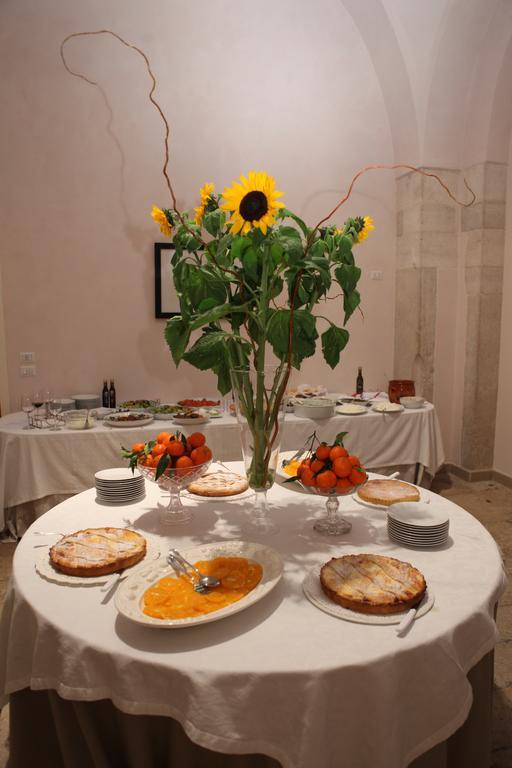 Foresteria Pellegrino Andria Buitenkant foto