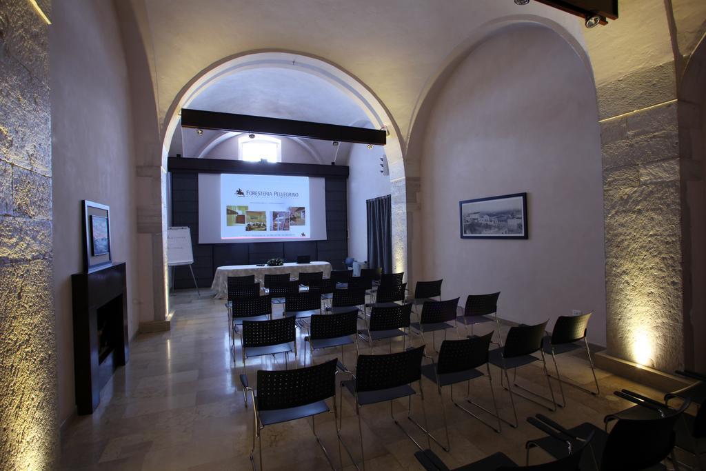 Foresteria Pellegrino Andria Buitenkant foto